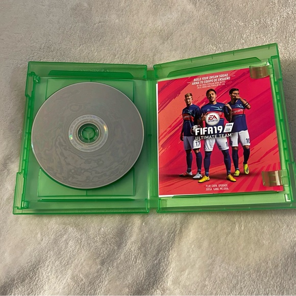 FIFA 19 Xbox One Game - Picture 5 of 5